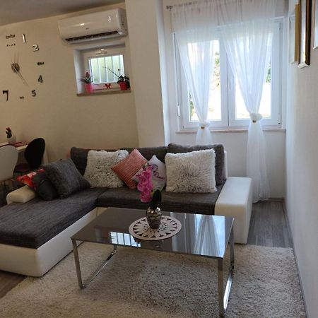 Apartments Mary & Free Parking Rovinj Chambre photo