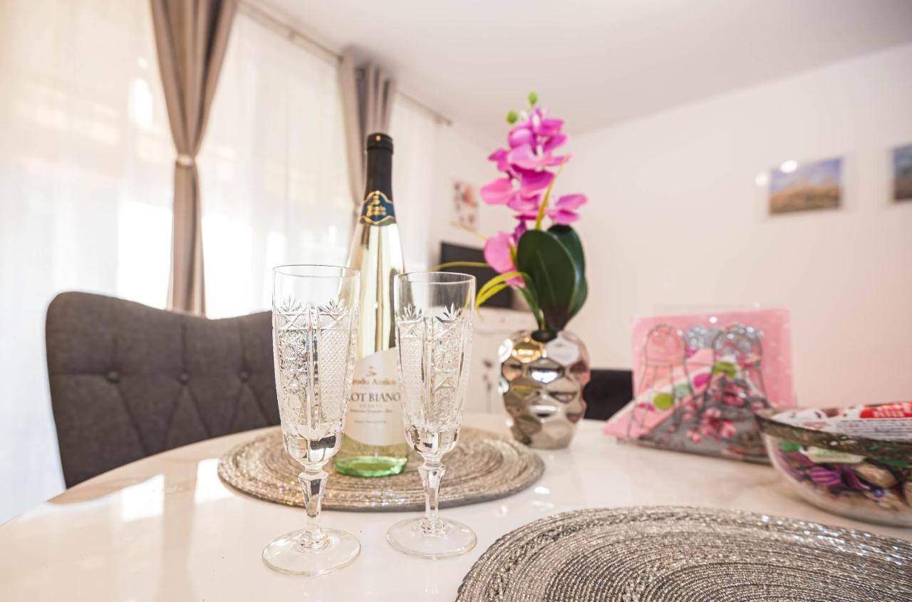 Apartments Mary & Free Parking Rovinj Extérieur photo