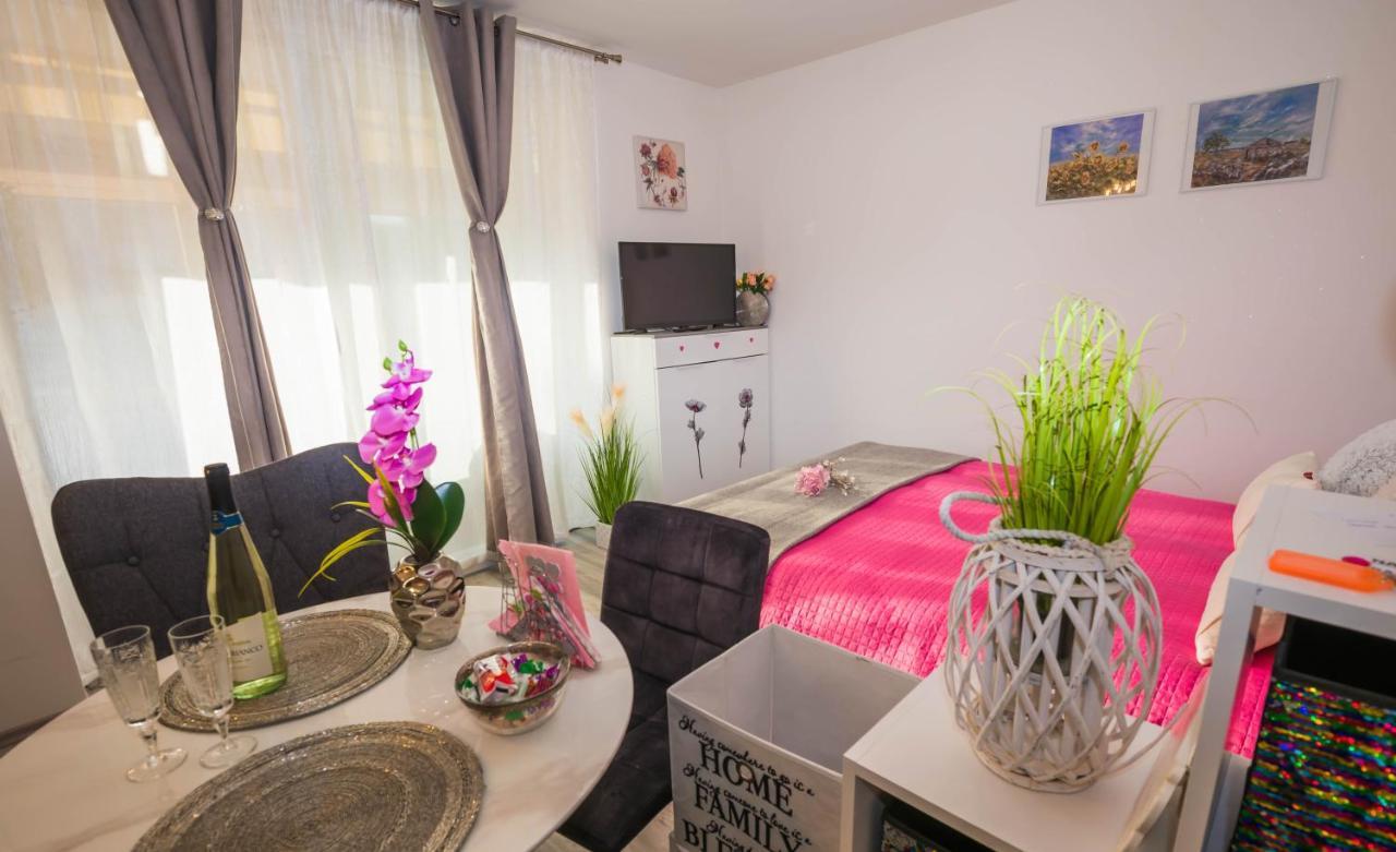 Apartments Mary & Free Parking Rovinj Extérieur photo
